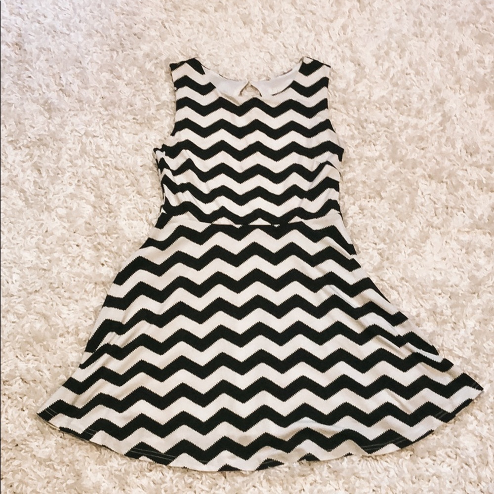 🌟Chevron Black and White Dress